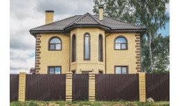 Кронштейн трубы Grand Line на дерево, 90мм RAL 8017 шоколад