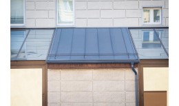 Фальц двойной стоячий Grand Line 0,7 PE с пленкой на замках RAL 7024 мокрый асфальт