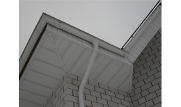 Хомут трубы на кирпич 90 мм RAL9003 сигнальный белый